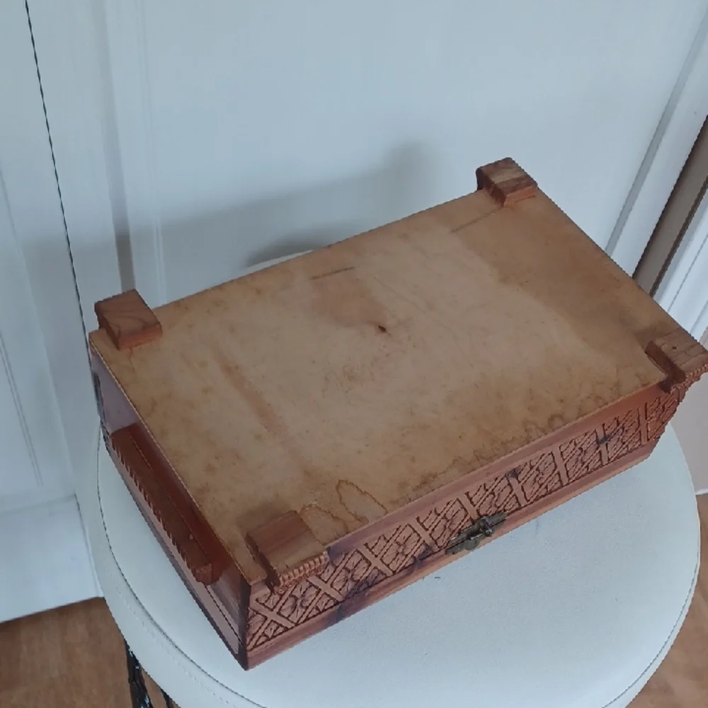 Vintage Brown Wooden Decorative Box Cedar Storagebox Hand Carved